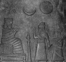 Le Grand Prêtre Mooz représentant le Dieu Marduk nous accueille